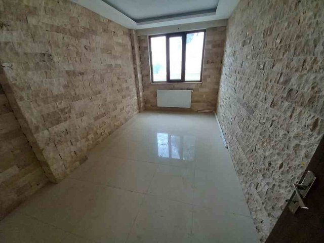 GÖMEÇ’TE 3+1 | 90 M² NET | BAHÇE KATI | DOĞALGAZ KOMBİLİ | BALKONLU KİRALIK DAİRE