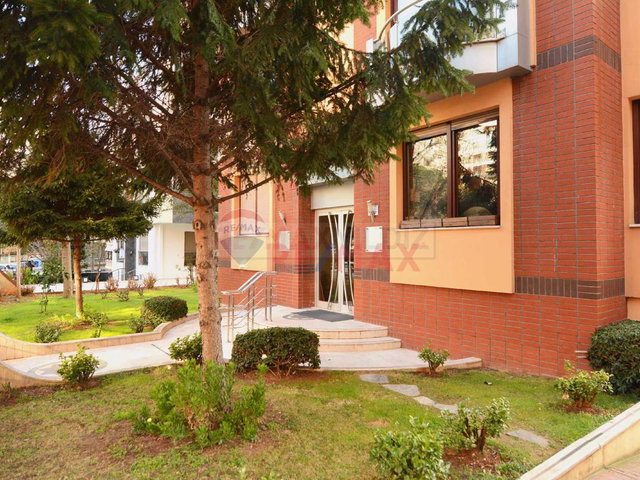 BAĞDAT CD. VE CEMİL TOPUZLU CD. ARASINDA, KULLANIŞLI YÜKSEK GİRİŞ