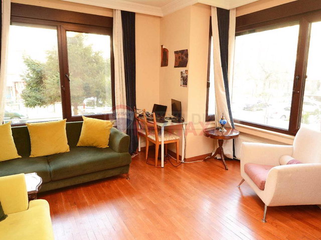 BAĞDAT CD. VE CEMİL TOPUZLU CD. ARASINDA, KULLANIŞLI YÜKSEK GİRİŞ