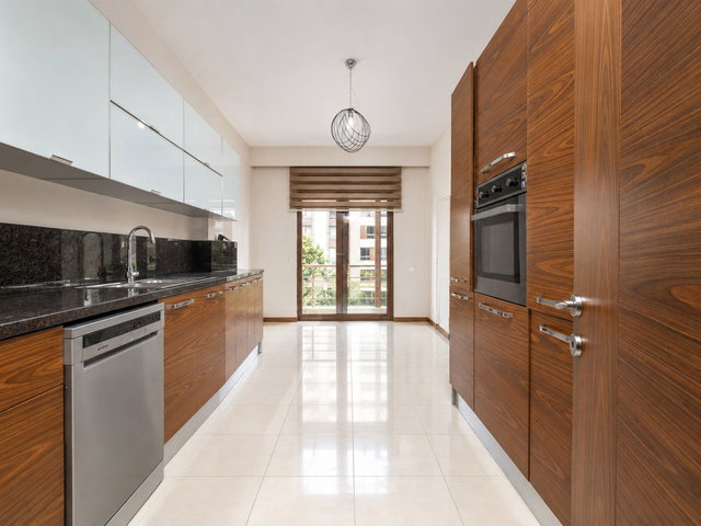 REMAX ADVANTAGE'DEN 29 EKİM KUMOVA KUZEYDE 3+1 KİRALIK DAİRE