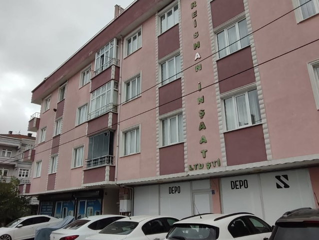 RE/MAX LAND'DEN 2+1 TEMİZ MERKEZİ KONUMDA DAİRE