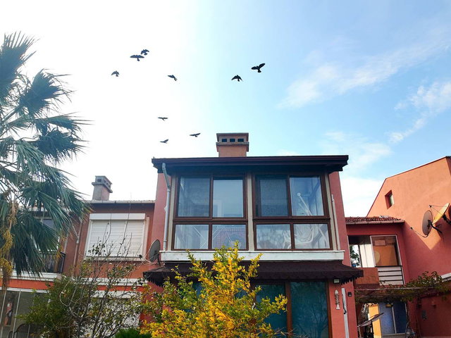 RE/MAX LAND'DEN HAVUZLU SİTEDE İÇERİSİNDE YAZLIK