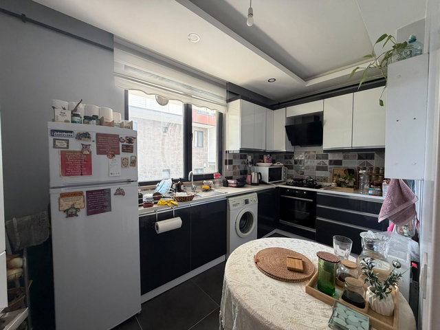 TAŞOLUK BUTİK SİTEDE METROYA YÜRÜME MESAFESİ 2+1 SATILIK DAİRE