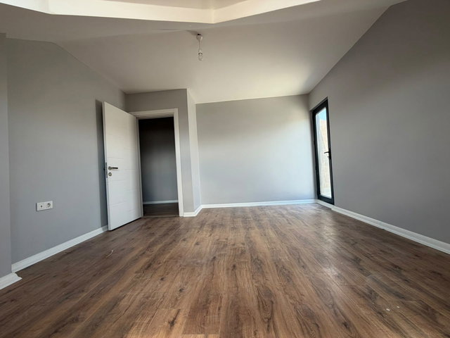 TAŞOLUK BUTİK SİTEDE METROYA YÜRÜME MESAFESİ 2+1 DUBLEKS SATILIK