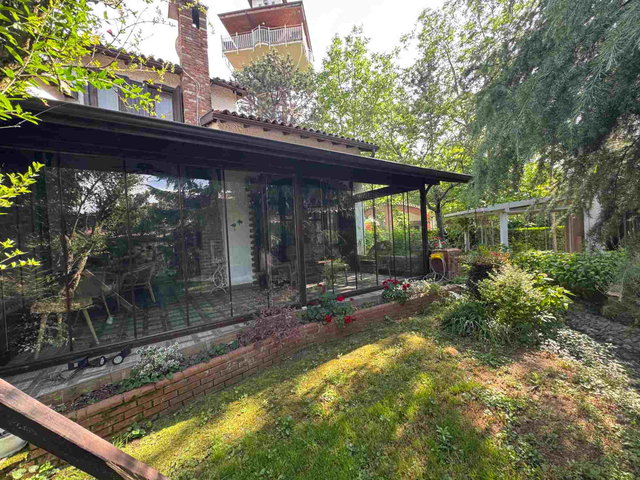 SAPANCA MNG ARCADIA SİTESİNDE KİRALIK EŞYALI VE MOBİLYALI VİLLA