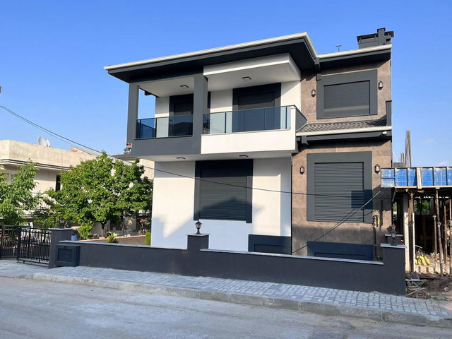 REMAX MODEL DEN TÜİK BİNASINA YAKIN 370M² 10+1 SATILIK VİLLA