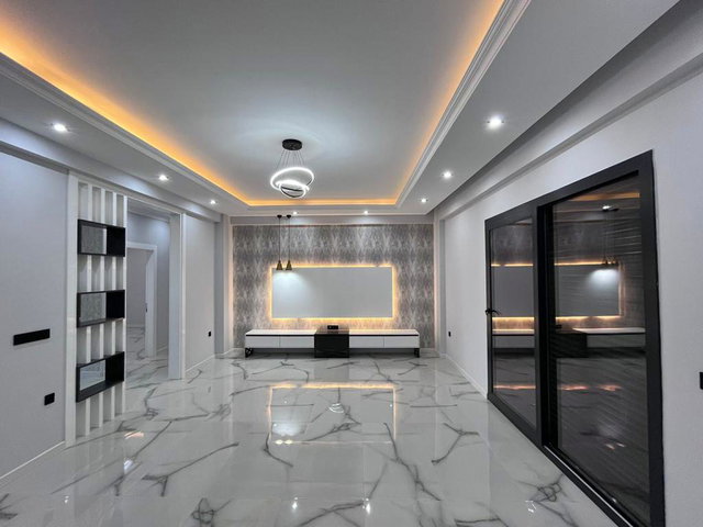 REMAX MODEL DEN TÜİK BİNASINA YAKIN 370M² 10+1 SATILIK VİLLA