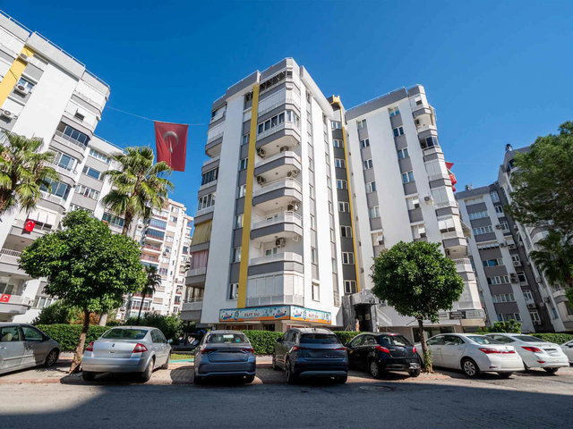 KONYAALTI SİTELER MAHALLESİ ELİT SİTESİ'NDE KREDİYE UYGUN DOĞALGAZLI ARA KAT GENİŞ 3+1 DAİRE