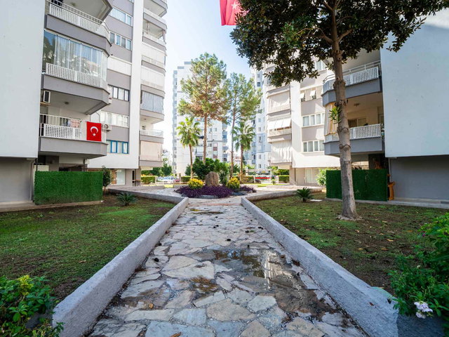 KONYAALTI SİTELER MAHALLESİ ELİT SİTESİ'NDE KREDİYE UYGUN DOĞALGAZLI ARA KAT GENİŞ 3+1 DAİRE