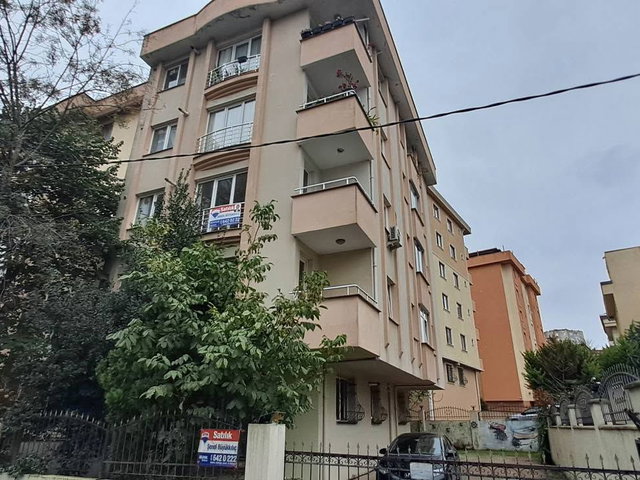 ATAŞEHİR ACIBADEM ÜNV  VE METROYA YAKIN 3 CEPHELİ  EBEVEYN BANYOLU 3+1