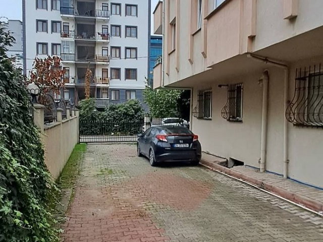 ATAŞEHİR ACIBADEM ÜNV  VE METROYA YAKIN 3 CEPHELİ  EBEVEYN BANYOLU 3+1