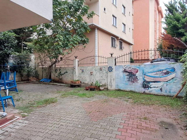 ATAŞEHİR ACIBADEM ÜNV  VE METROYA YAKIN 3 CEPHELİ  EBEVEYN BANYOLU 3+1