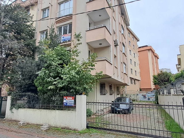 ATAŞEHİR ACIBADEM ÜNV  VE METROYA YAKIN 3 CEPHELİ  EBEVEYN BANYOLU 3+1