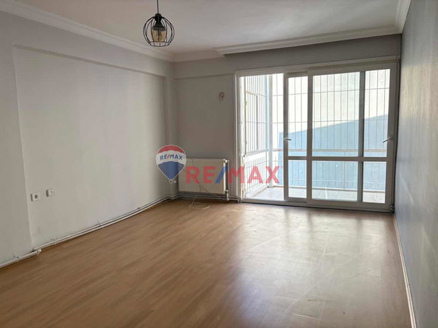 BALÇOVA IKIZTEPE ÜÇKUYULAR PAZAR YERI YANI KOMBILI 3+1 SATILIK DAIRE