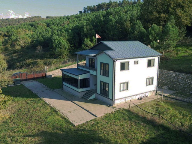 REMAX RIDVAN GEDİK'TEN AKARCADA 700 M² ALANLI 5+1 MÜSTAKİL VİLLA