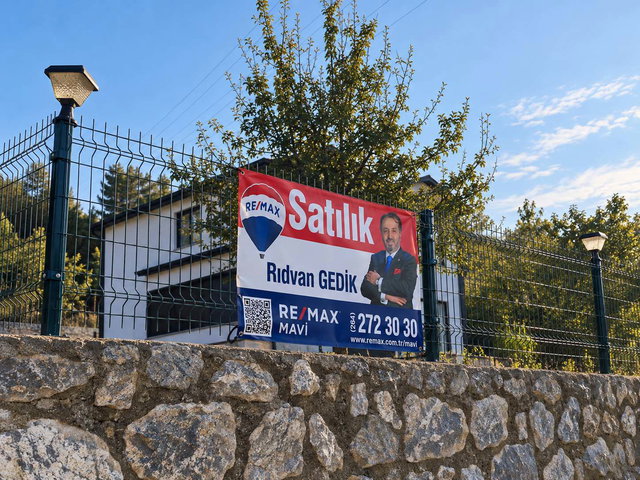 REMAX RIDVAN GEDİK'TEN AKARCADA 700 M² ALANLI 5+1 MÜSTAKİL VİLLA