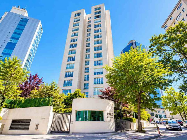 KADIKÖY KOZYATAĞI SİTE İÇİ GÜVENLİKLİ İSKANLI SATILIK DAİRE
