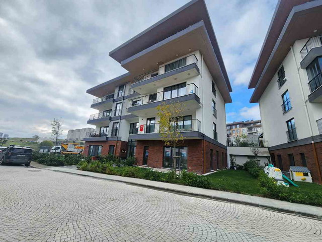 BAHÇEŞEHİR EMLAK KONUT VADİ EVLERİ 1 BAHÇEKATI DAİRE