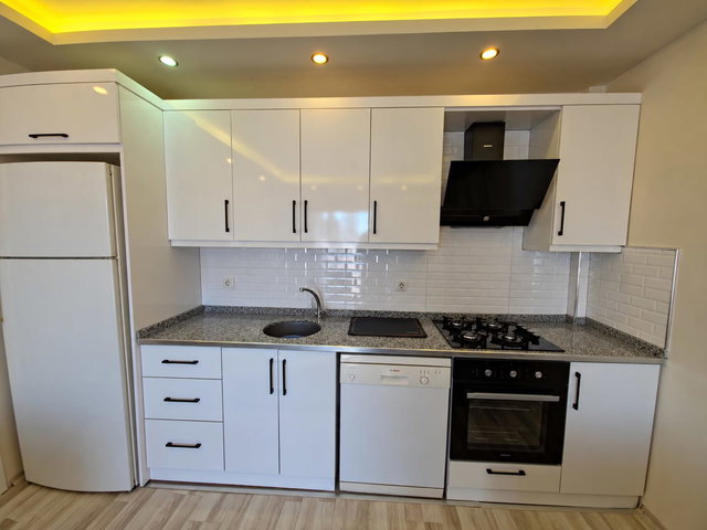 ERDEMLİ MERKEZDE | SIFIR KULLANILMAMIŞ | FULL EŞYALI | 65 M² GENİŞ 1+1 SATILIK DAİRE