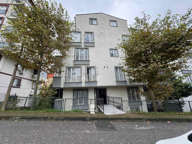 ÇAYIROVA ÖZGÜRLÜK MAHALLESİ ARA KAT KİRALIK 2+1 DAİRE