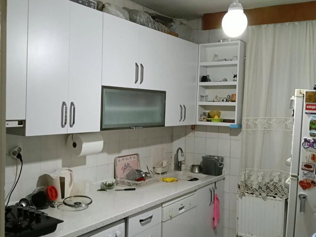 SAİMEKADIN GÖMÜ SOKAK'TA MERKEZİ KONUMDA SATILIK 3+1 DAİRE