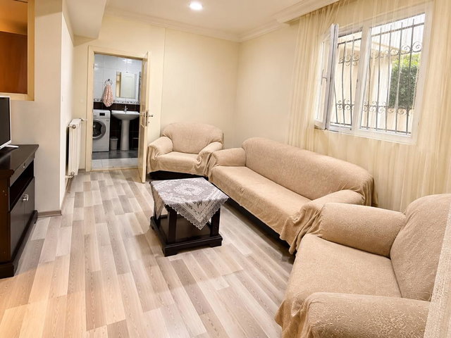 BÜYÜKESAT UĞUR MUMCU SOKAĞI EŞYALI 1+1 KİRALIK BAHÇE KULLANIMLI