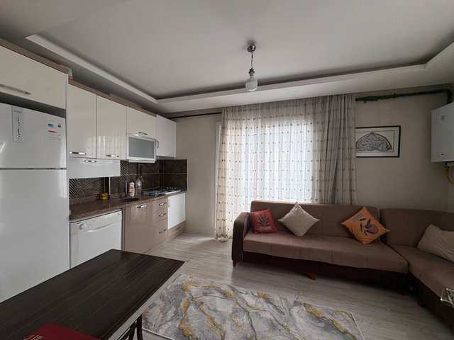 REMAX RİNA'DAN TOROS ÜNİVERSİTESİ 45 EVLER KAMPÜSÜ CİVARINDA EŞYALI 2+1 DAİRE