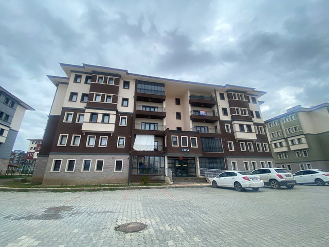 REMAX İLKE'DEN GEZ KÖY TOKİ'DE 3+1 SATILIK BORÇLU DAİRE