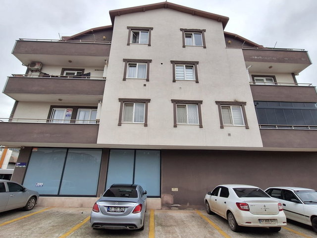 KARTEPE KÖSEKÖY’DE 2+1 SATILIK ARA KAT DAİRE