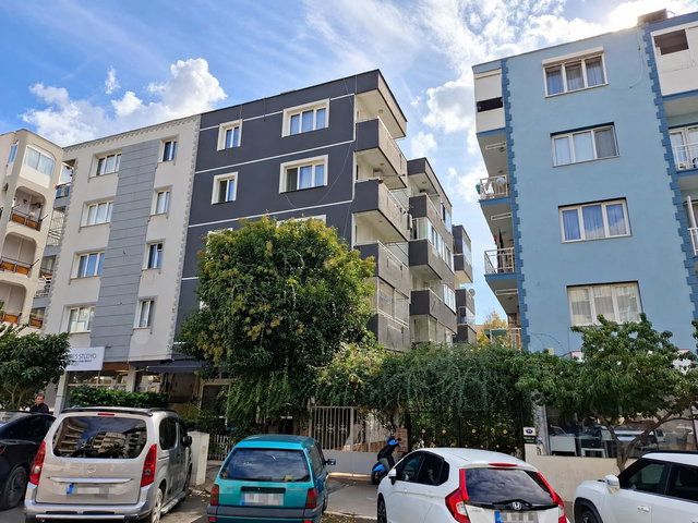 BUCA MENDERES MAHALLESİ’NDE MERKEZİ KONUMDA SATILIK 3+1 DAİRE