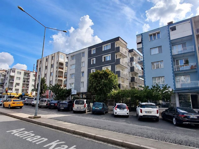 BUCA MENDERES MAHALLESİ’NDE MERKEZİ KONUMDA SATILIK 3+1 DAİRE