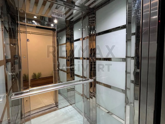 RE/MAX LACIVERT'TEN ŞEHİR HASTANESİ KARŞISINDA KİRALIK 3+1 DAIRE