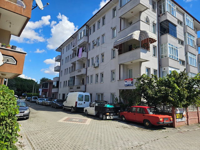 RE/MAX MAVİ'DEN GÖZDE BLOKLARINDA YENİLENMİŞ 3+1 DAİRE