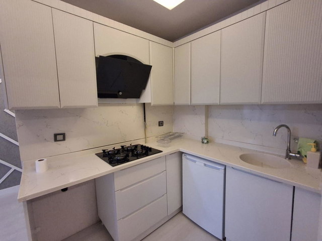REMAX İLKE'DEN KOMBİNA'DA 1+1 KİRALIK EŞYALI LÜKS ARA KAT DAİRE