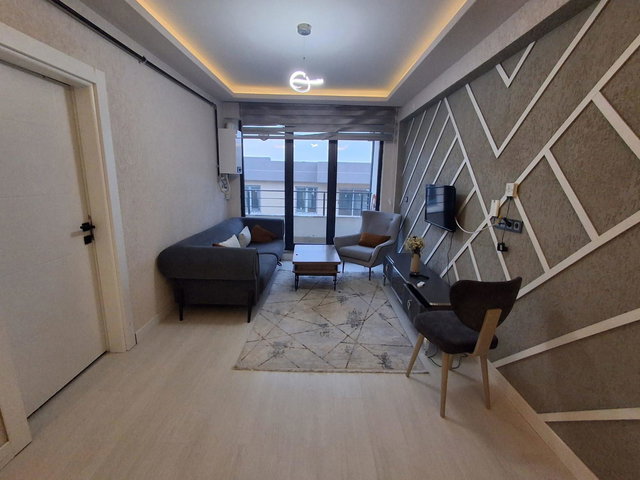 REMAX İLKE'DEN KOMBİNA'DA 1+1 KİRALIK EŞYALI LÜKS ARA KAT DAİRE