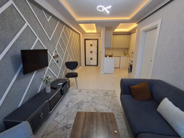 REMAX İLKE'DEN KOMBİNA'DA 1+1 KİRALIK EŞYALI LÜKS ARA KAT DAİRE