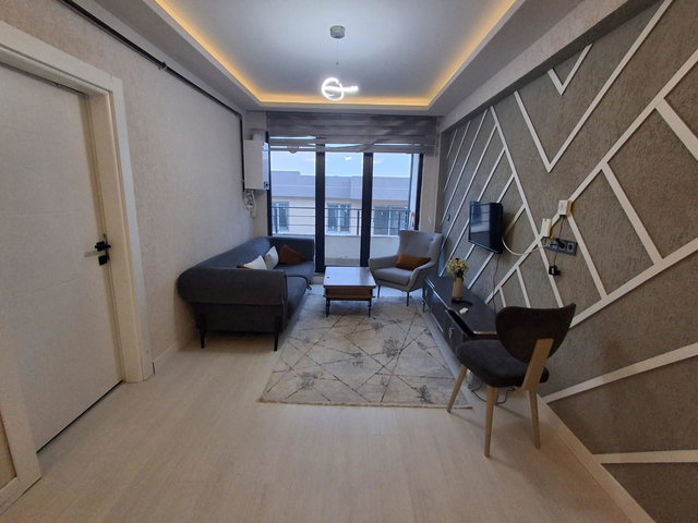 REMAX İLKE'DEN KOMBİNA'DA 1+1 KİRALIK EŞYALI LÜKS ARA KAT DAİRE