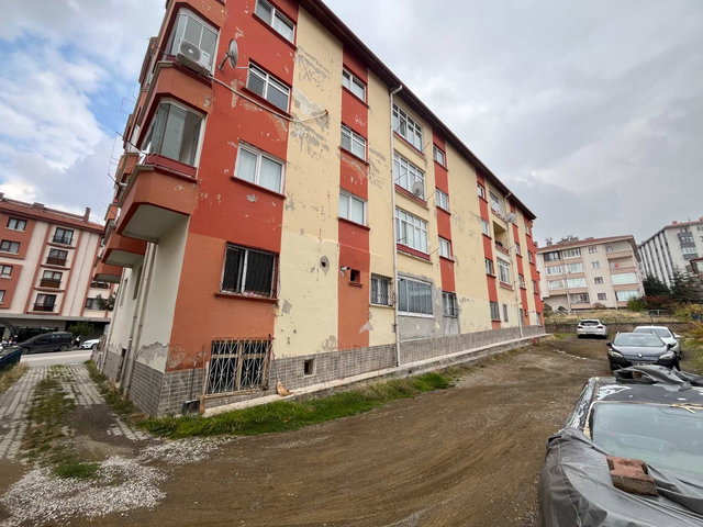 ÇANKAYA LİZBON CADDESİ ÜZERİ FUL YAPILI YÜKSEK GİRİŞ 2+1 SATILIK DAİRE