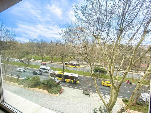 BEŞİKTAŞ BARBAROS BULVARI'NDA KİRALIK EŞYALI 3+1 DAİRE 120 M²