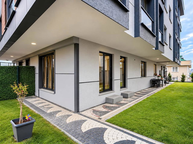 KAVAKLI'DA BAHÇE KATI, KAPALI OTOPARKLI KİRALIK 1 + 1 DAİRE