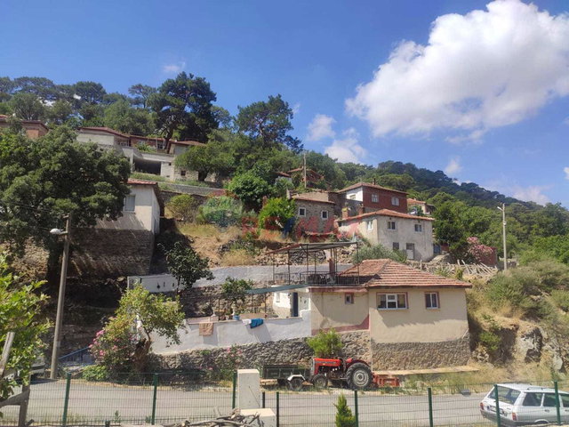 BALIKESIR BURHANIYE SÜBEYLIDERE KÖY EVI
