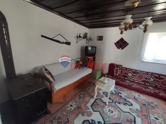 BALIKESIR BURHANIYE SÜBEYLIDERE KÖY EVI