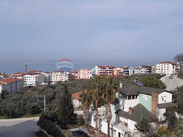 REMAX YALOVA'DAN ÇINARCIKTA SATILIK DENİZ MANZARALI DUBLEX DAİRE