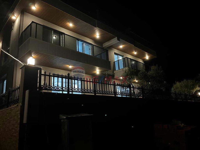 ŞARKÖY ERİKLİCEDE DENİZ MANZARALI DOĞA İÇİNDE TRİPLEX VİLLA