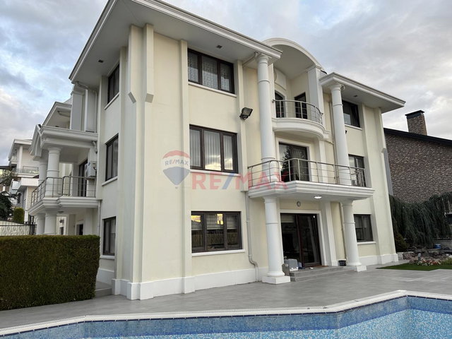 BEYTEPE BEYLER CADDESİNE YAKIN TAM MÜSTAKİL,HAVUZLU 7+2 SATILIK VİLLA