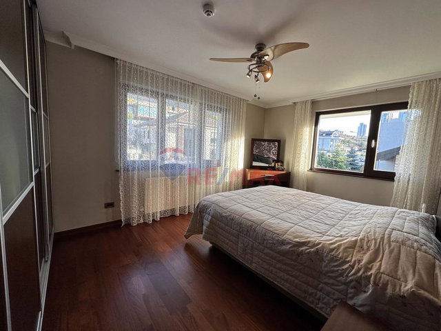 BEYTEPE BEYLER CADDESİNE YAKIN TAM MÜSTAKİL,HAVUZLU 7+2 SATILIK VİLLA