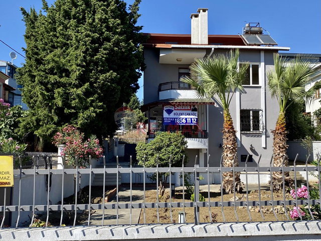 RE/MAX GELİŞİMDEN SELİMPAŞA ARAPTEPEDE MÜSTAKİL ARSALI VİLLA