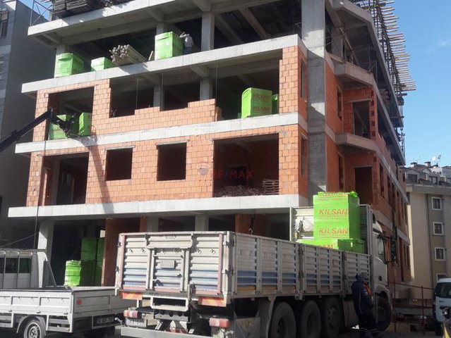 EMİRHAN CADDESİ ÜZERİNDE SÜPER , YENİ BİNADA SATILIK DUBLEKS