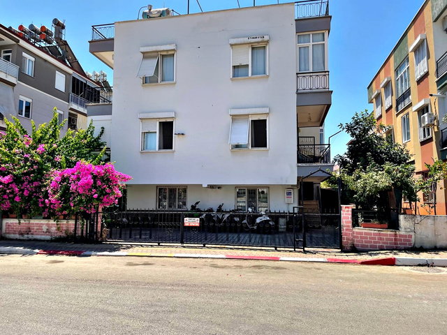 Karşıyaka Mah. Merkezi Lokasyon 150 M2 Masrafsız 3+1 Daire