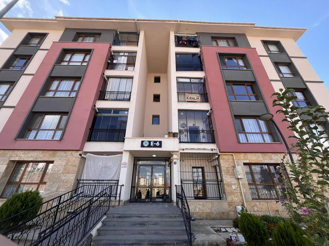 GÜNEYKENT 12. ETAPTA KİRALIK ARA KAT DAİRE